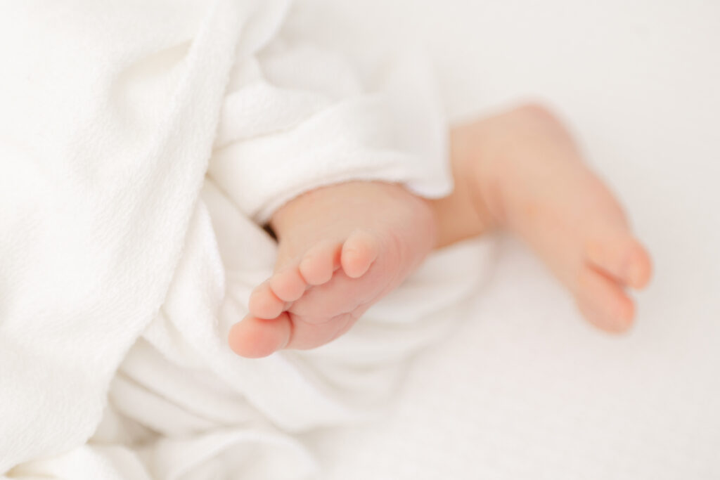 Tiny baby feet & toes.